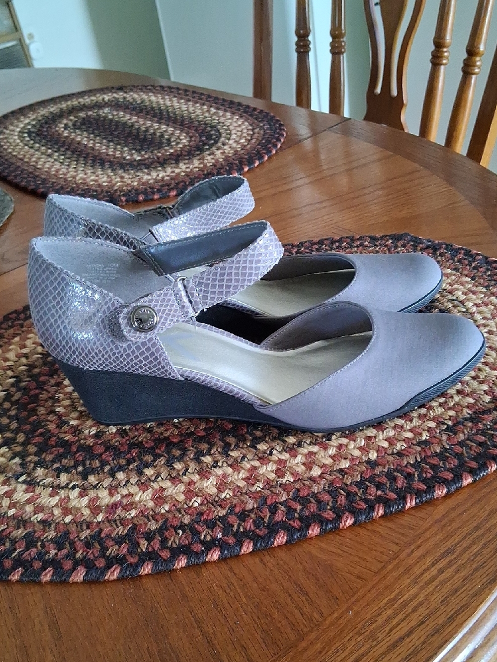 Anne Klein Sport Lavender Mary Jane Wedge Pumps Sz. 10